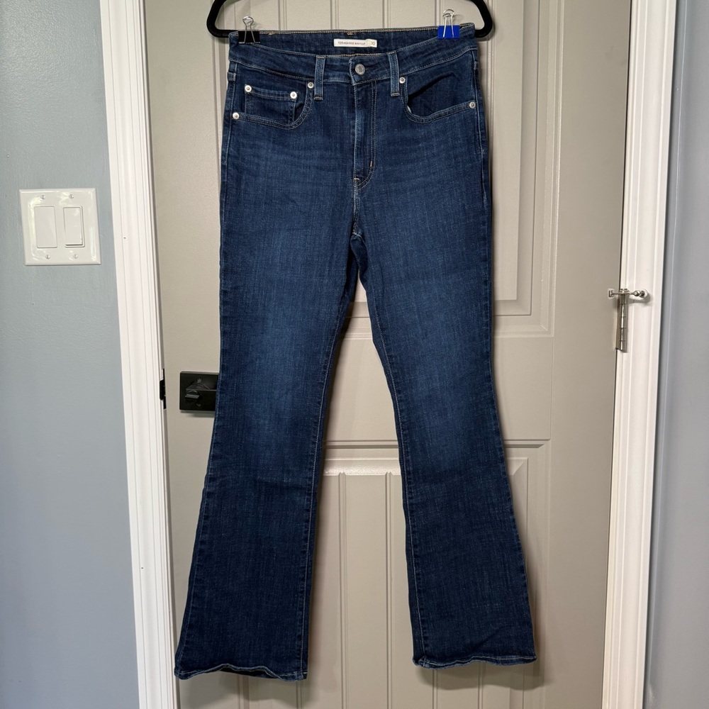Levi's 725 High Rise Boot Cut Jeans